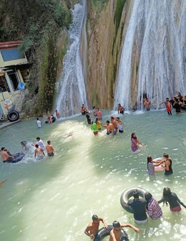 kempty-falls-mussoorie-uttarakhand.